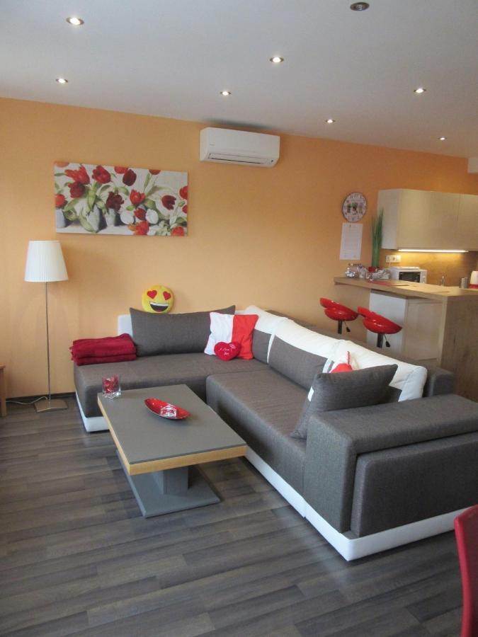 Zafir Sziget Apartman Sarvar Exterior photo