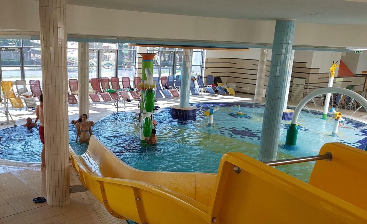 Zafir Sziget Apartman Sarvar Exterior photo